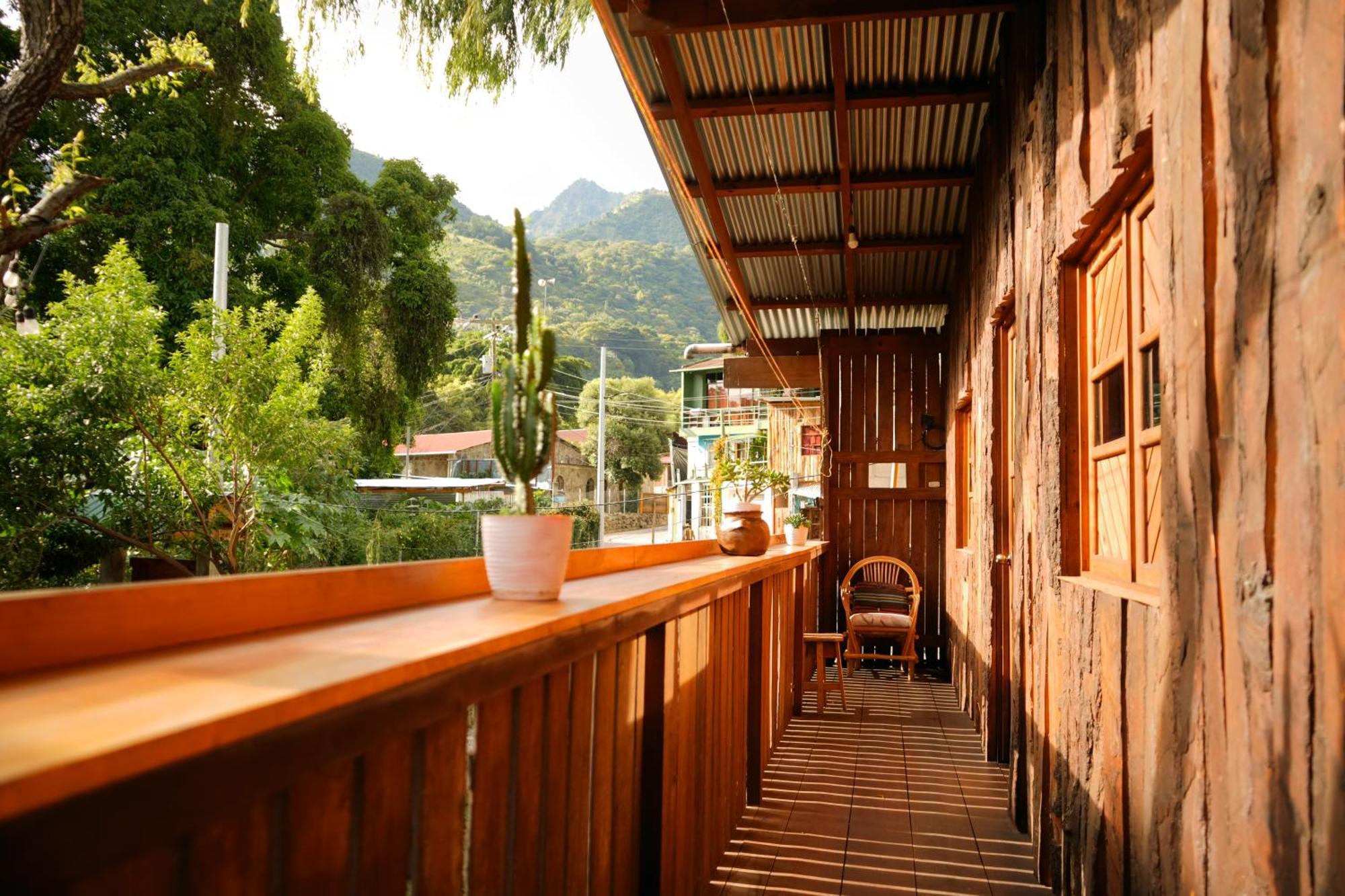 Casa Madera Hostel San Marcos La Laguna Exterior photo